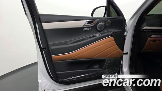 Genesis GV80 2025 — Photo 15/37