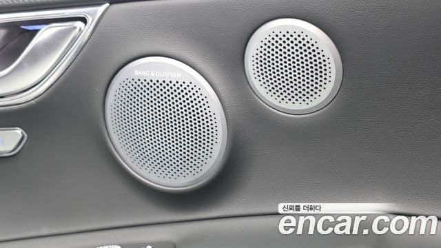 Genesis GV80 2025 — Photo 31/37