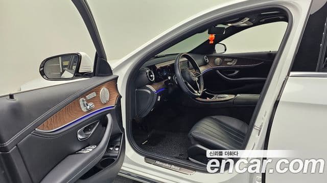 Mercedes-Benz E-Class 2023 — Şəkil 10/20