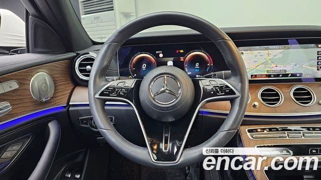 Mercedes-Benz E-Class 2023 — Şəkil 13/20