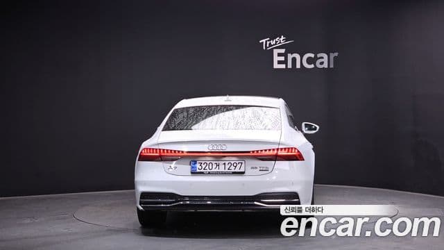 Audi A7 2021 — ფოტო 4/20