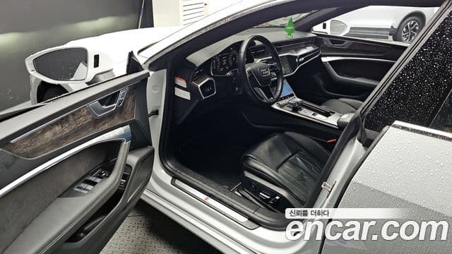 Audi A7 2021 — Şəkil 10/20