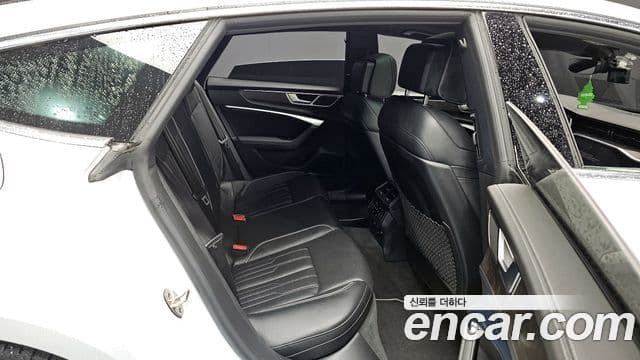 Audi A7 2021 — ფოტო 11/20