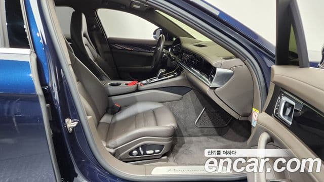 Porsche Panamera 2018 — Şəkil 16/35