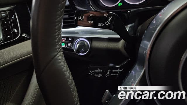 Porsche Panamera 2018 — Şəkil 26/35