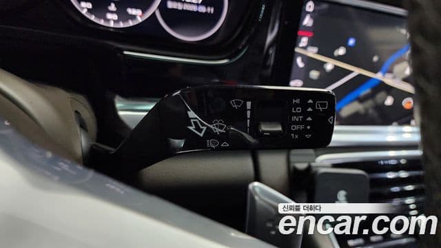 Porsche Panamera 2018 — Şəkil 27/35