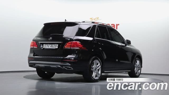 Mercedes-Benz GLE-Class 2018 — ფოტო 2/20