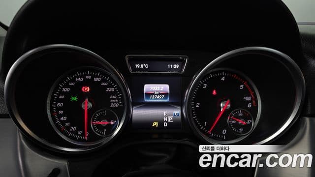 Mercedes-Benz GLE-Class 2018 — ფოტო 8/20