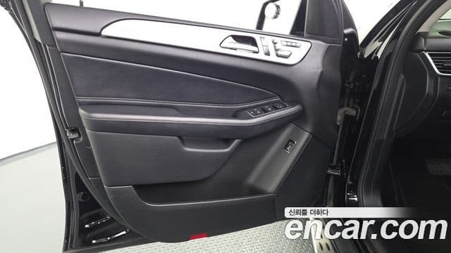 Mercedes-Benz GLE-Class 2018 — ფოტო 22/30