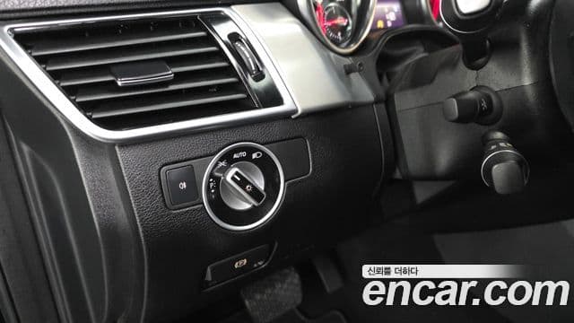 Mercedes-Benz GLE-Class 2018 — ფოტო 9/30