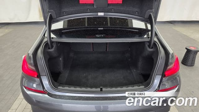 BMW 3 Series 2020 — Photo 16/20