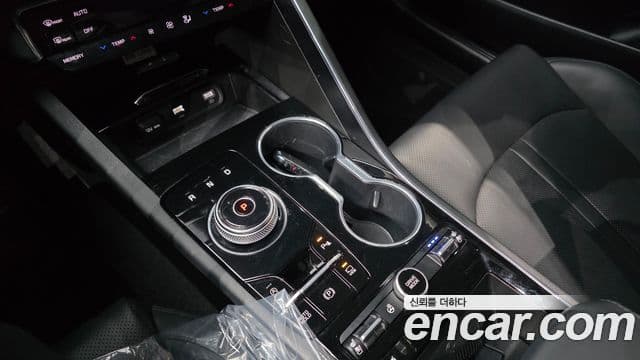 Kia K5 2023 — Şəkil 9/20