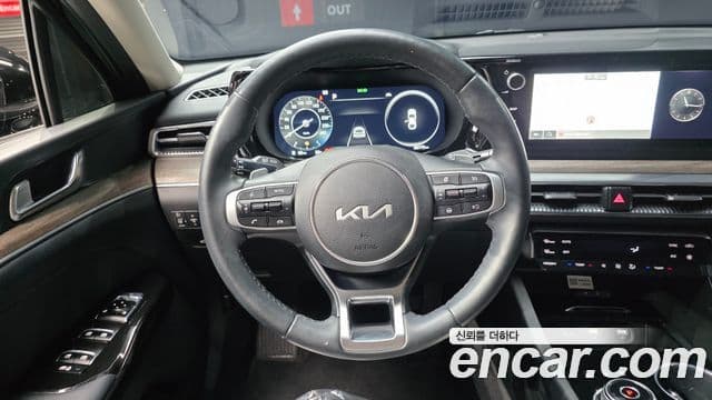 Kia K5 2023 — Şəkil 13/20