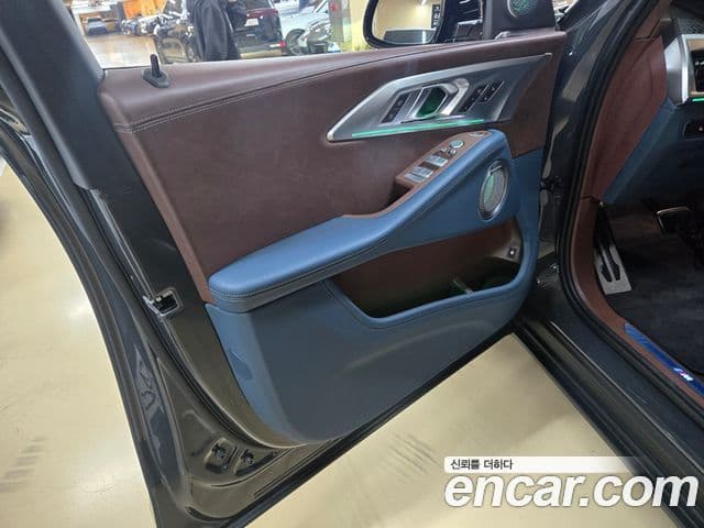 BMW XM 2025 — ფოტო 13/20
