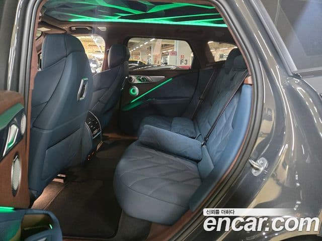 BMW XM 2025 — фото 14 из 20