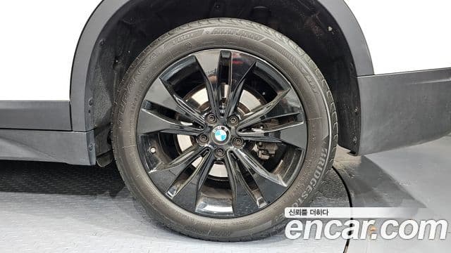 BMW X1 2020 — Şəkil 19/30
