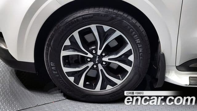 Kia Carnival 2023 — фото 5 из 20