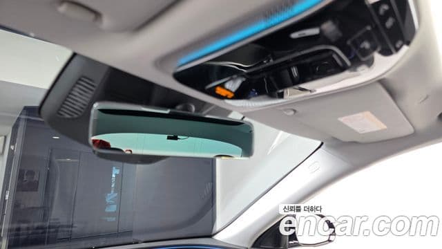 Mercedes-Benz E-Class 2025 — Photo 29/31