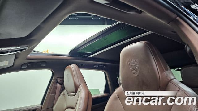 Porsche Cayenne 2020 — ფოტო 19/20