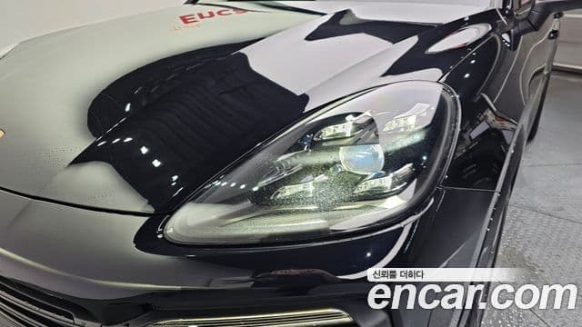 Porsche Cayenne 2020 — Photo 31/31