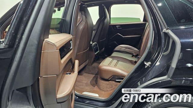 Porsche Cayenne 2020 — Photo 9/31