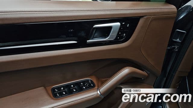 Porsche Cayenne 2020 — Photo 15/31