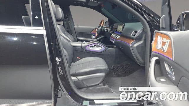 Mercedes-Benz GLS-Class 2021 — Photo 21/36