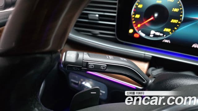 Mercedes-Benz GLS-Class 2021 — Photo 3/36