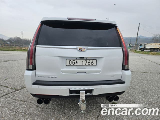 Cadillac Escalade 2018 — Photo 17/20
