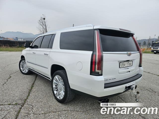 Cadillac Escalade 2018 — Photo 1/20