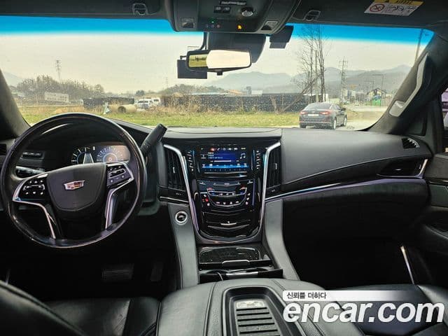 Cadillac Escalade 2018 — Photo 19/20