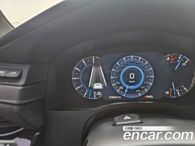 Cadillac Escalade 2018 — Photo 8/20