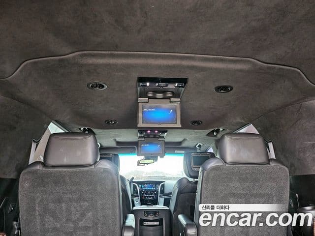 Cadillac Escalade 2018 — Şəkil 18/20