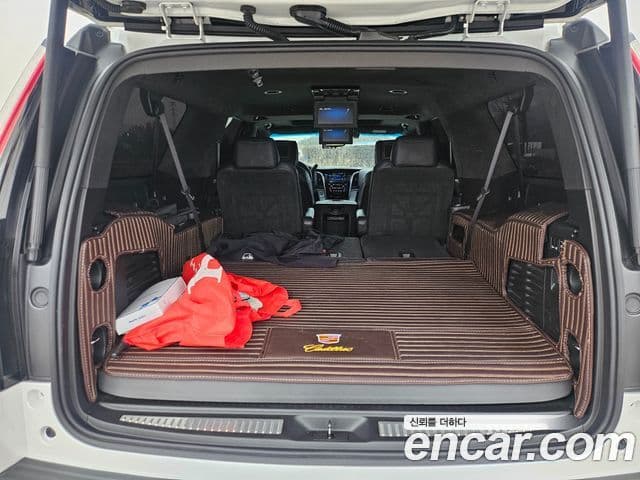 Cadillac Escalade 2018 — Photo 4/20