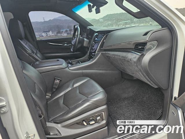 Cadillac Escalade 2018 — Photo 14/20