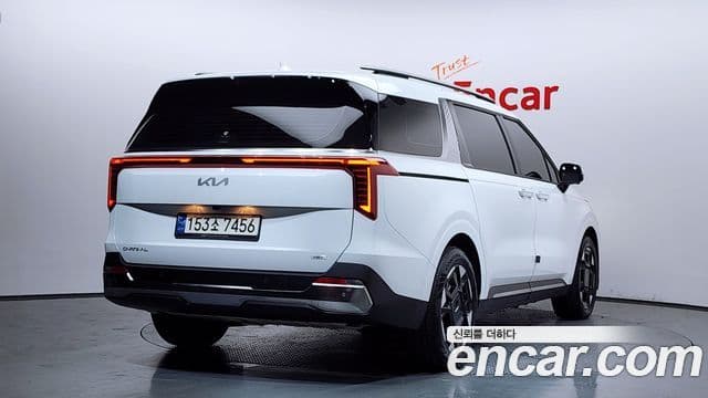 Kia Carnival 2024 — ფოტო 2/20
