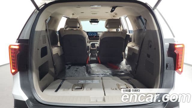 Kia Carnival 2024 — ფოტო 18/20