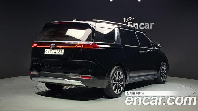 Kia Carnival 2021 — Фото 2/20
