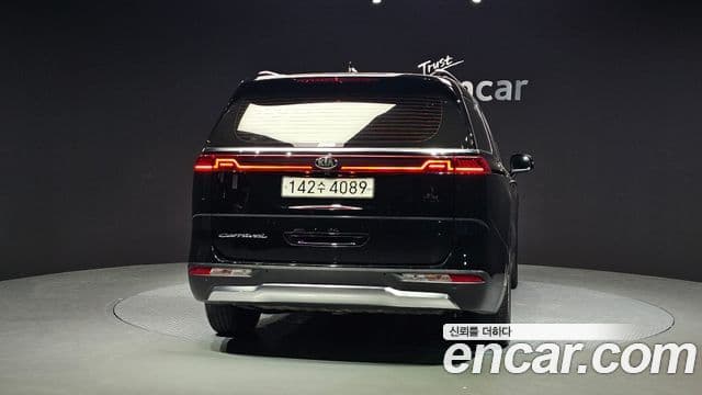 Kia Carnival 2021 — Фото 4/20