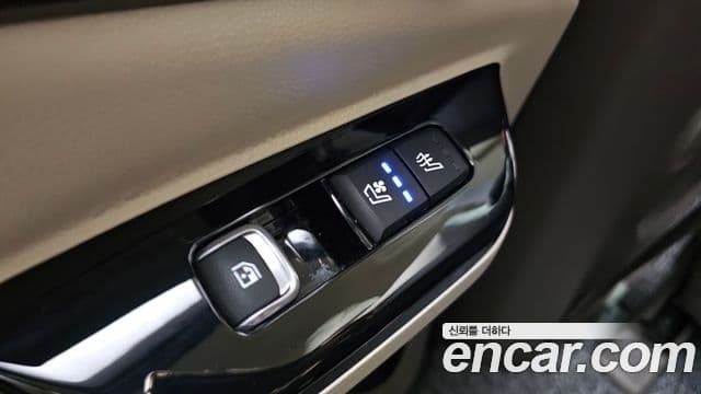 Kia Carnival 2021 — Фото 17/20