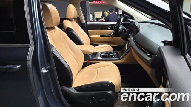 Kia Carnival 2020 — Фото 11/20