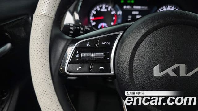 Kia Seltos 2022 — Şəkil 17/20