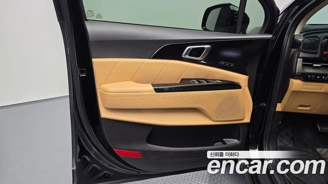 Kia Carnival 2022 — Photo 24/35