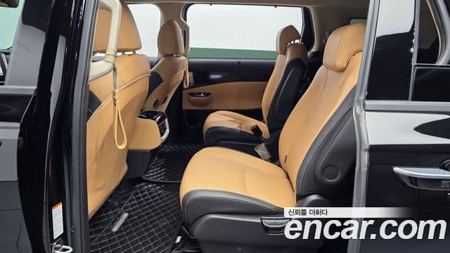 Kia Carnival 2022 — Photo 13/35
