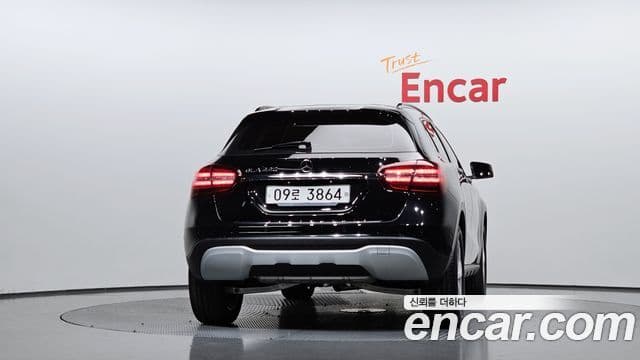 Mercedes-Benz GLA-Class 2018 — Фото 4/20