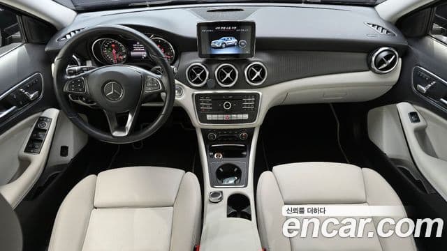Mercedes-Benz GLA-Class 2018 — Фото 7/20