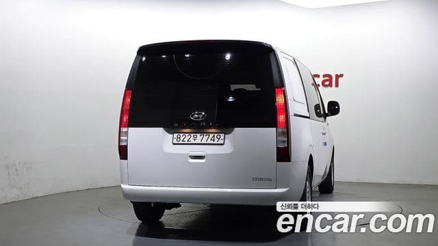 Hyundai Staria 2022 — ფოტო 4/20