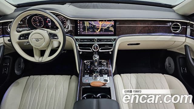 Bentley Flying Spur 2022 — ფოტო 16/20