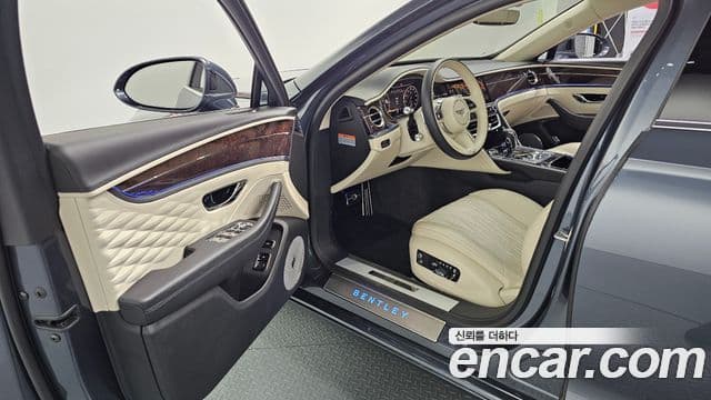 Bentley Flying Spur 2022 — ფოტო 6/20