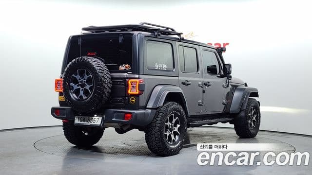 Jeep Wrangler 2018 — Фото 2/20